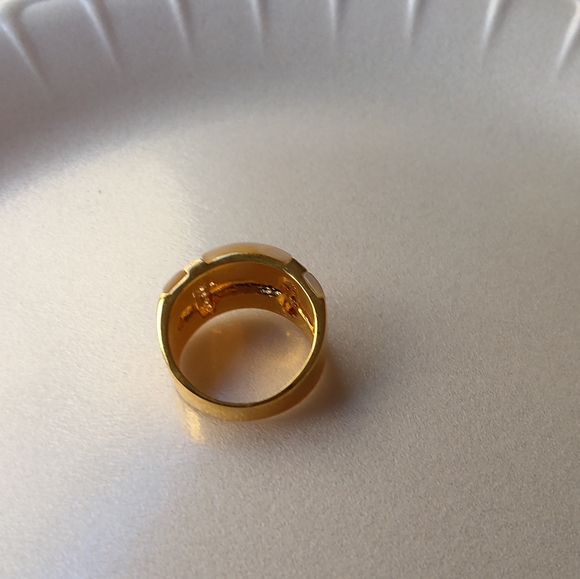 Ring mother of pearl and zircon size 9. - Picture 3 of 5